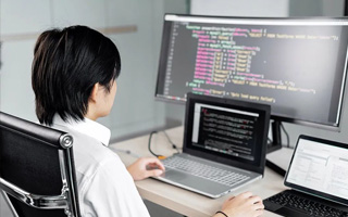 德宏 api php源码,下载的php源码怎么运行呢？
